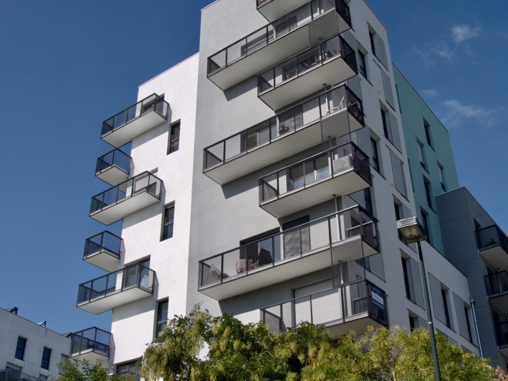 Rénovation de menuiseries extérieures,Menuiseries en copropriété,menuiserie extérieure,Menuiseries Extérieures Haute Performance,Garde-corps sur mesure,Garde-corps & Portails,Brise Vue Aluminium,Garde-corps sécurité,Bureau d'études,menuiseries syndics de copropriétés,entreprises menuiseries exterieur,renovation energetique immeuble,rénovation énergétique copropriété,Séparation Balcon Alu